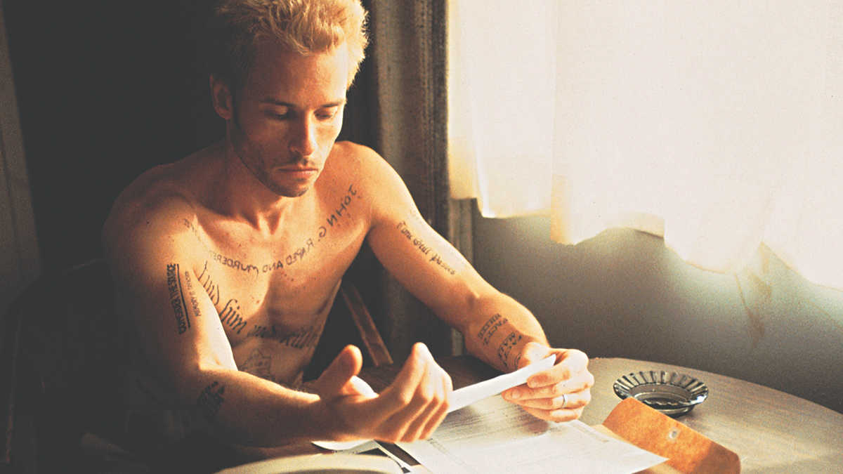 Memento (2001)